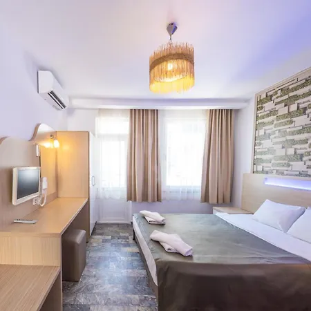 Bora Bora Butik Hotel 3*