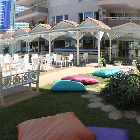 Bora Bora Butik Hotel 3*