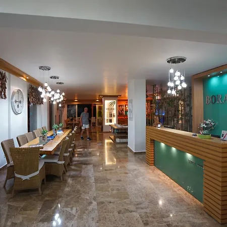 Bora Bora Butik 3*