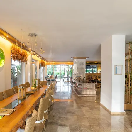 Bora Bora Butik فندق 3*